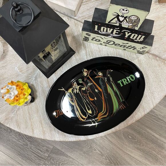 NWOT DISNEY ZRIKE BRANDS villains tricky trio oval plate in black - Picture 9 of 10